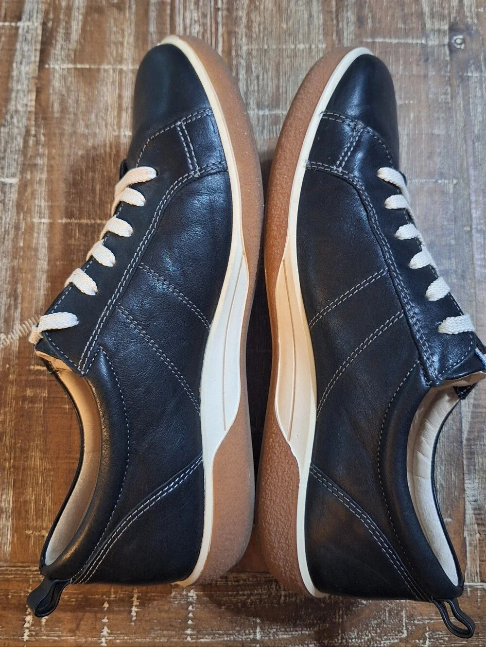 Ecco Womens Soft Black Leather Shoes Size 39 US 8-8.5 Lace Up Athletic Sneakers